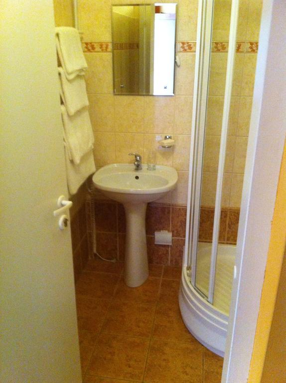 Guest House Guba Moletai Bilik gambar
